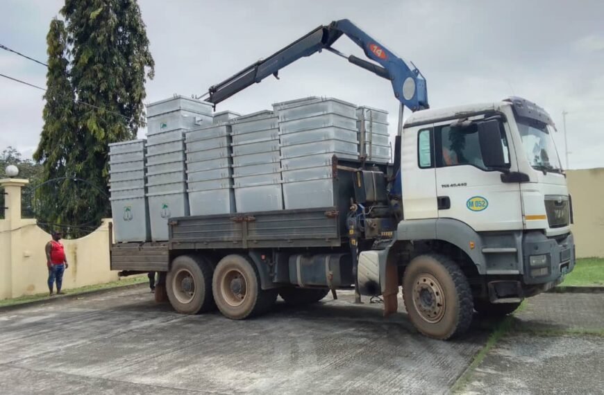 El Ayuntamiento Central de Mbini distribuirá contenedores de basura a Municipios de la Región
