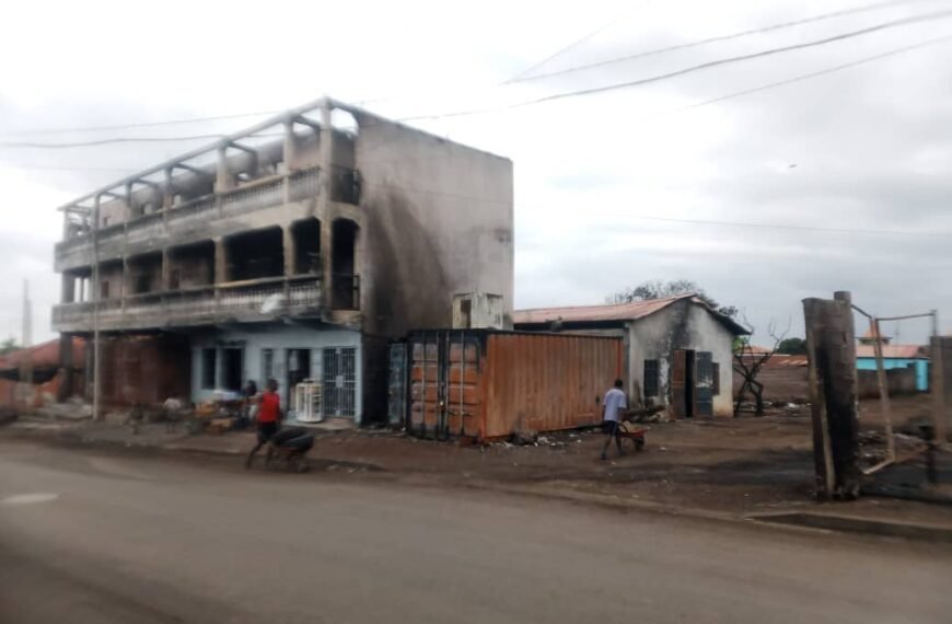 Entre la esperanza y la desesperación: La vida de los damnificados por el incendio de Timbabé
