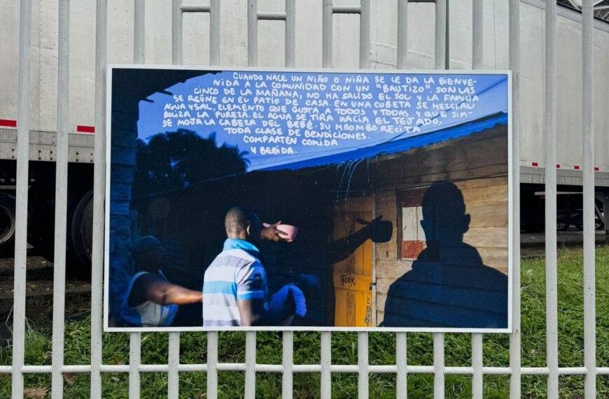 En busca del Jengu”: Una exposición sobre el agua y la memoria cultural en Barcelona