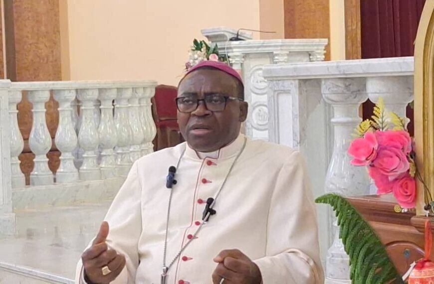 Monseñor Juan Domingo Beká “Hagamos nuevas nuestras relaciones”