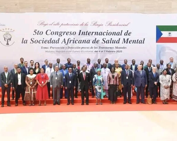 La Primera Dama resalta la importancia del apoyo familiar y social a los enfermos mentales en el V Congreso de Salud Mental